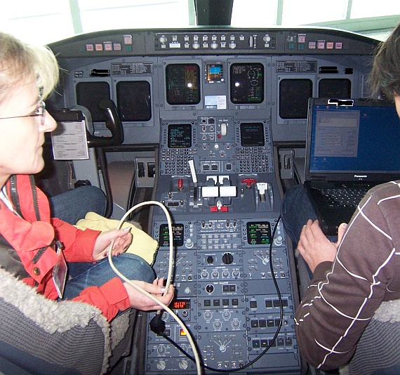 In diesem Fall ging es um ein Navigationskabel in einem Flugzeug, welches sicherheitshalber vor Ort getestet wurde.